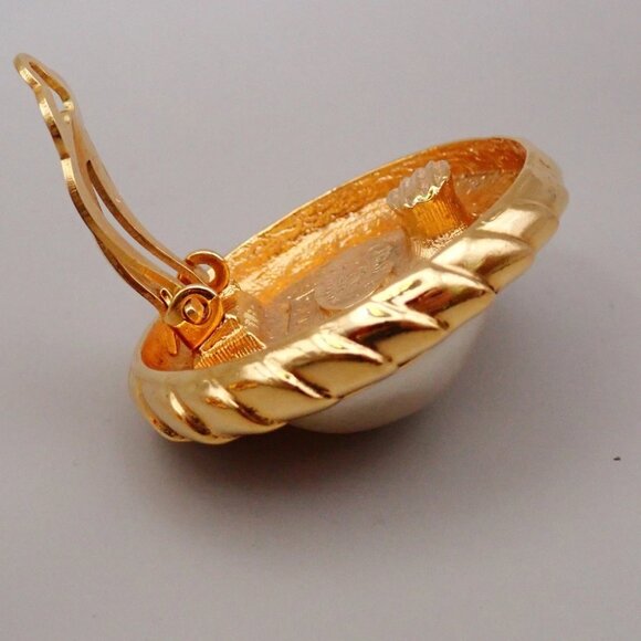 CHANEL Logo Imitation Pearl Round Button Earrings 23 Clip-On GHW Vintage - Picture 3 of 10